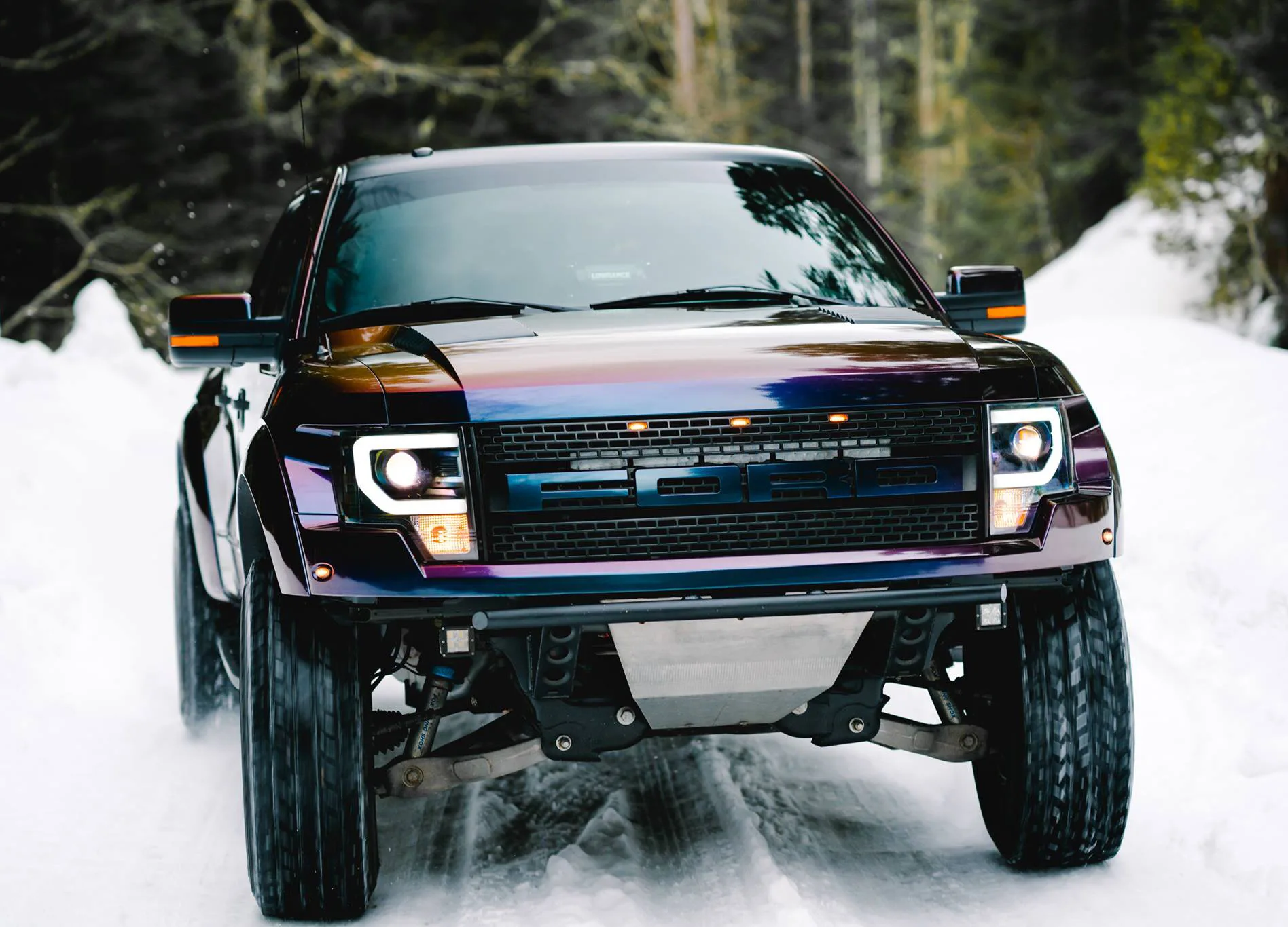 Ford Raptor - Car wrapping Gloss Flip Deep Space 3M